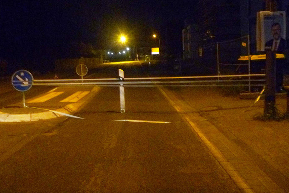 Unbekannte errichteten eine lebensgefährliche Straßensperre, die ein Notarzt nur knapp verfehlte.