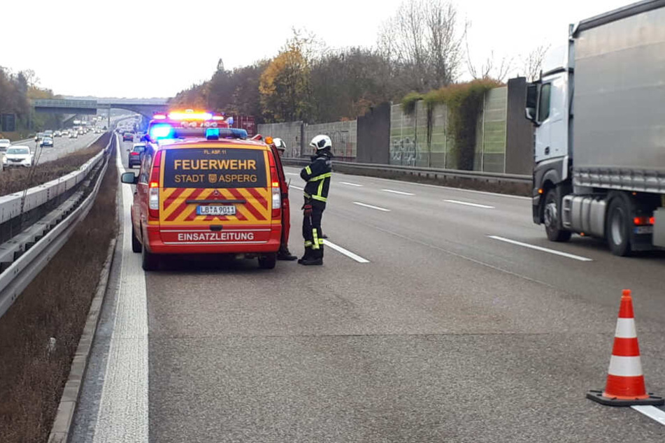 Der linke Fahrstreifen wurde gesperrt, es entstand ein Stau von vier Kilometern Länge.