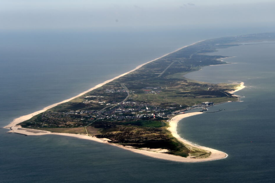 Eine Luftaufnahme zeigt die Südspitze der schleswig-holsteinischen Nordsee-Insel Sylt.