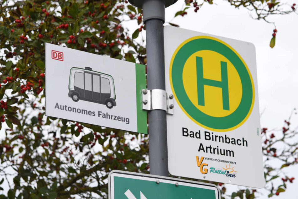 In Bad Birnbach fährt ein autonomer Kleinbus.