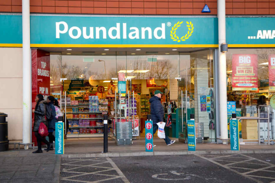 Die britische Ladenkette Poundland bewirbt ihre Produkte gern offensiv.
