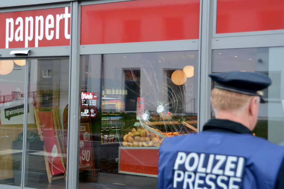 Vor der Fuldaer Bäckerei-Filiale des Unternehmens "Pappert" fielen plötzlich Schüsse, die den Afghanen tödlich verletzten.