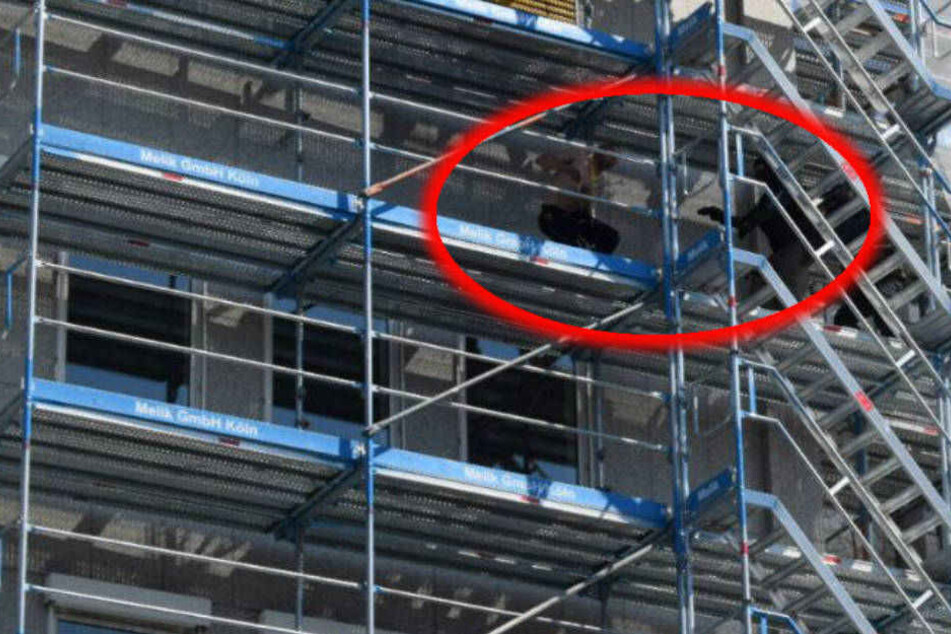 Die Spezialeinsatzkräfte der Kölner Polizei schlagen zu.