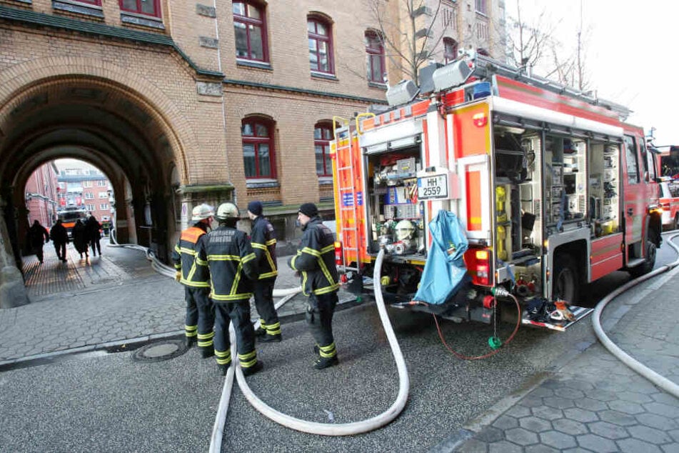 Die Feuerwehr Hamburg hatte 2017 zwar weniger Brandeinsätze, dafür gab es aber mehr Tote zu beklagen.