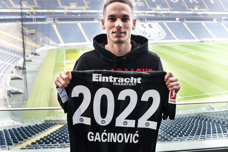 Dieses Foto von Mijat Gacinovic veröffentlichte Eintracht Frankfurt über den Kurznachrichtendienst Twitter.