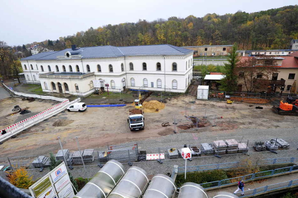 Der Bahnhofsvorplatz ist aktuell noch eine Großbaustelle.