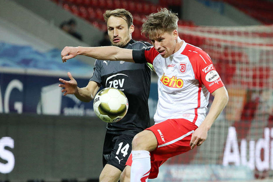 Toni Wachsmuth gegen Ex-Chemnitzer Kolja Pusch.