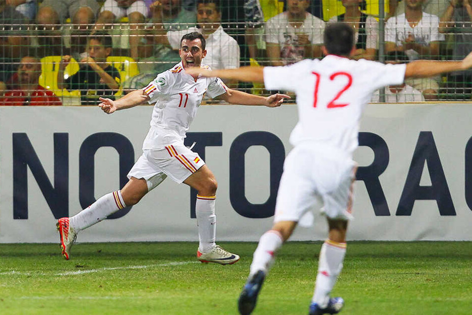 Riesenjubel: Im zarten Alter von 17 Jahren schoss Paco Alcacer (l.) Spanien zum Gewinn der U19-Europameisterschaft.