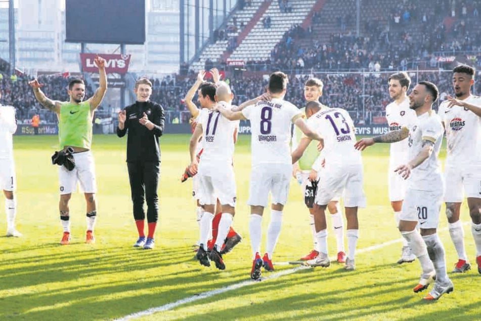 Tanzende Veilchen auf St. Pauli! Dieser Sieg war ein echter Befreiungsschlag nach dem missglückten Start.