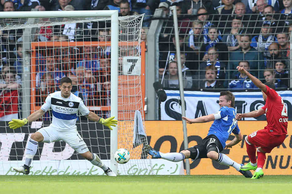 Oliveira Souza netzte sowohl zum 2:0 also auch zum 3:0 ein.