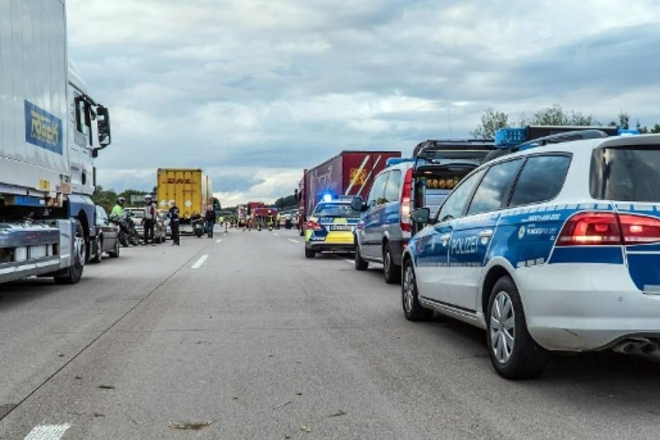 Zwei Stunden musste die A2 gesperrt werden. (Symbolbild)