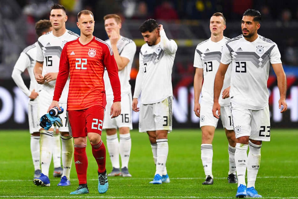 Niedergeschlagene Gesichter kurz nach Abpfiff: Das DFB-Team gab gegen Argentinien einen 2:0-Vorsprung noch aus der Hand.
