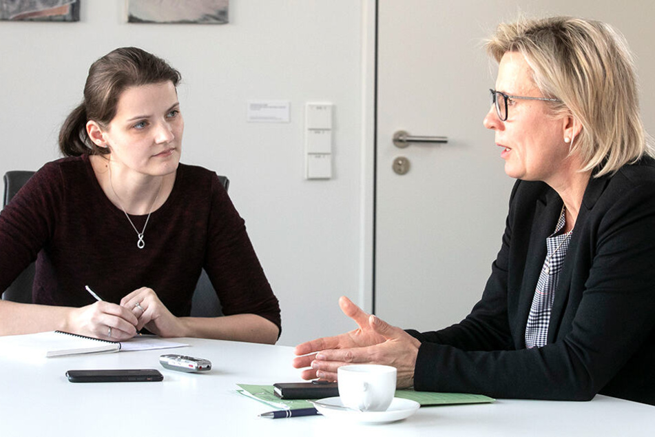 Die Staatsministerin sieht die Sachsen gesundheitlich gut versorgt. Mit der Redakteurin spricht sie über den Landärztemangel, Impfpflicht, Pflege und Prävention.