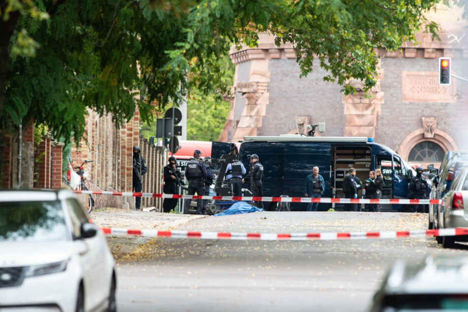 In Halle erschoss der mutmaßliche Rechtsextremist Stephan B. zwei unschuldige Menschen und verletzte weitere Personen.
