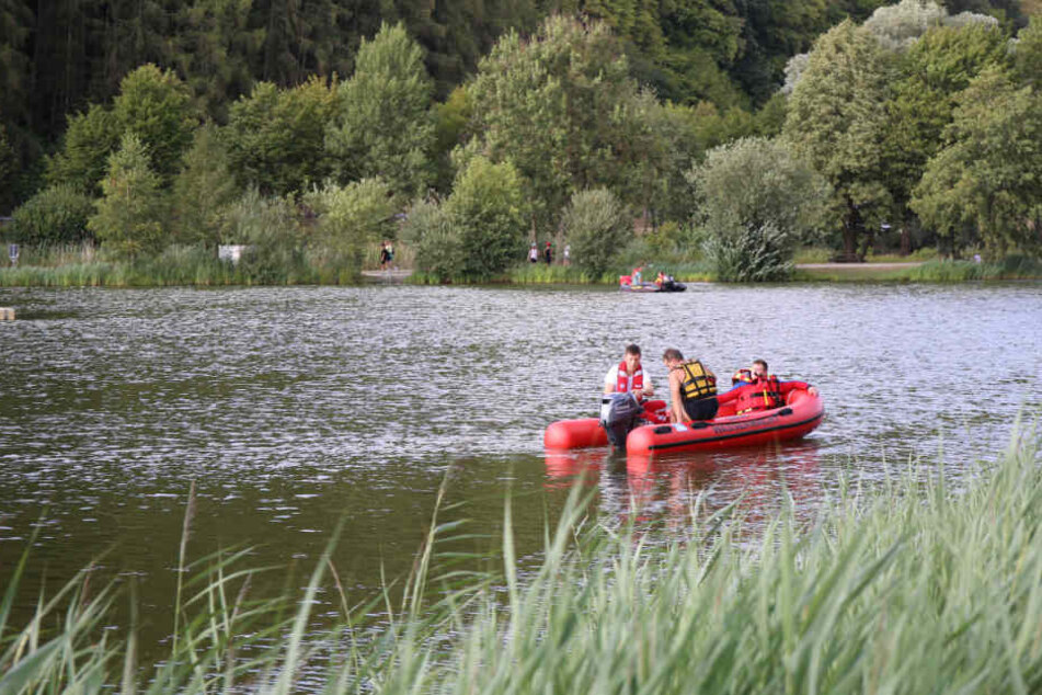 Die Wasserwacht suchte den See nach der jungen Studentin ab.