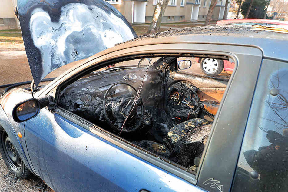 Der Ford Ka brannte vollkommen aus.