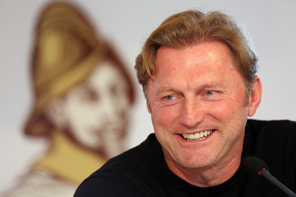 Bei der Pressekonferenz am Donnerstag zeigte RB-Trainer Hasenhüttl Zuversicht: "Ich glaube, dass wir mit Naby noch mal zusätzliche Klasse auf dem Platz haben."