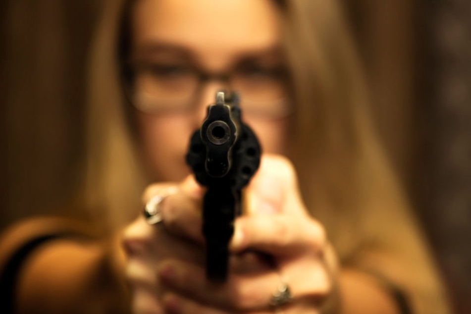 Die 23-Jährige gab zwei Schüsse ab. (Symbolbild)