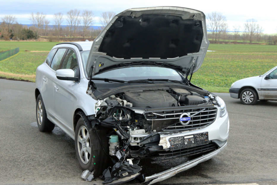 Der Fahrer des Volvo blieb unverletzt.