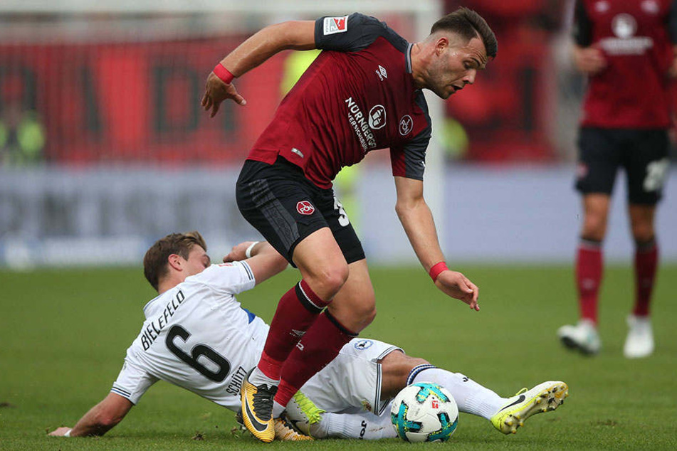 Auch gegen Holstein Kiel möchte Tom Schütz wieder dazwischen grätschen.