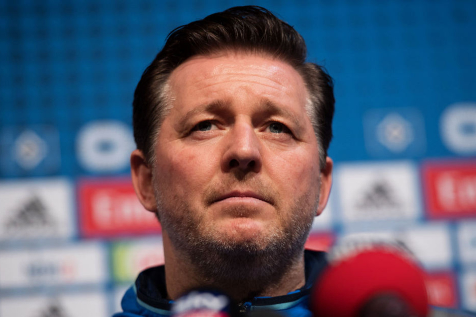 Christian Titz bei der Pressekonferenz des HSV.
