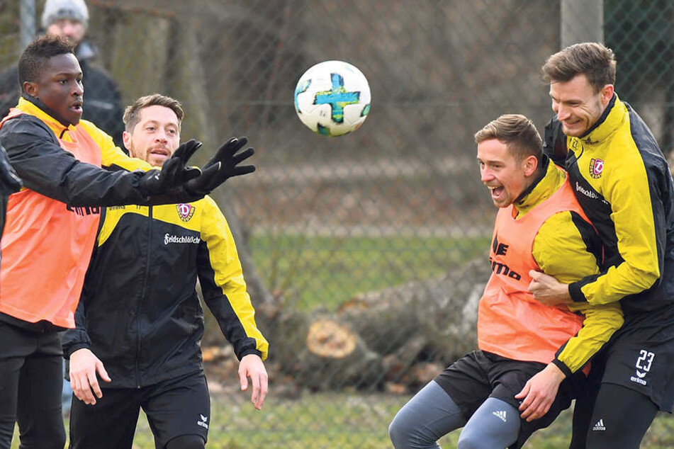 Die letzten Übungseinheiten der Dresdner Dynamo vorm Spiel bei der SpVgg Greuther Fürth waren auf Grund der widrigen Platzbedingungen nicht das Gelbe vom Ei.