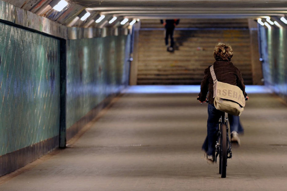 Der 1926 unter der Spree versenkte Tunnel verbindet das Naherholungsgebiet am Südufer des Großen Müggelsees mit dem Stadtteil Friedrichshagen.
