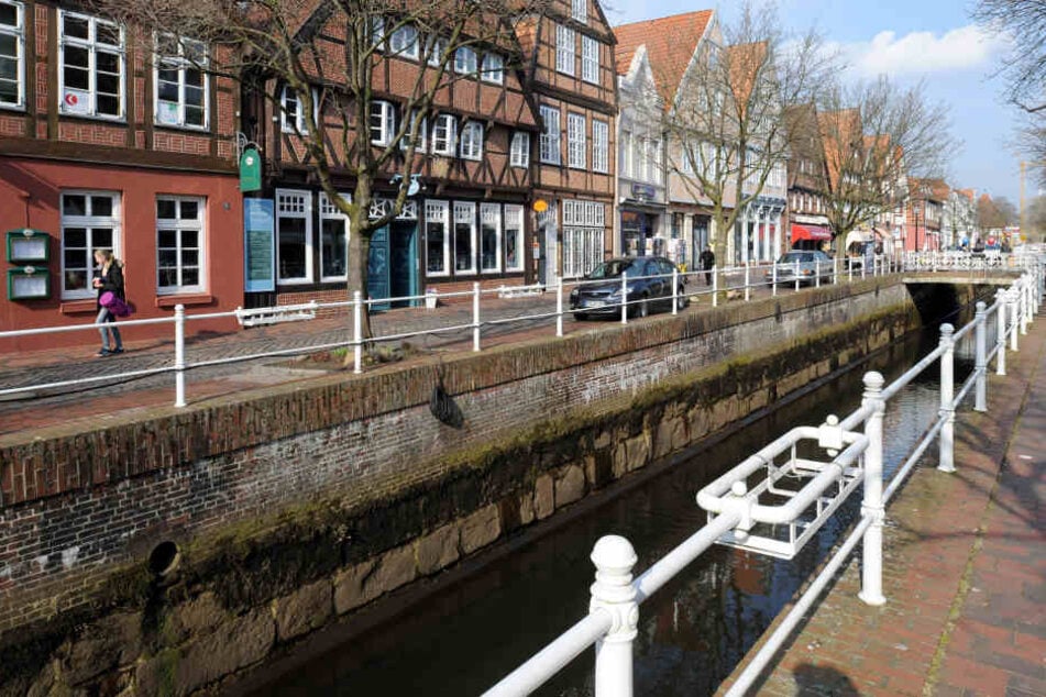 Die Aufnahme zeigt das Fleth in der Altstadt von Buxtehude, Niedersachsen (Symbolbild).
