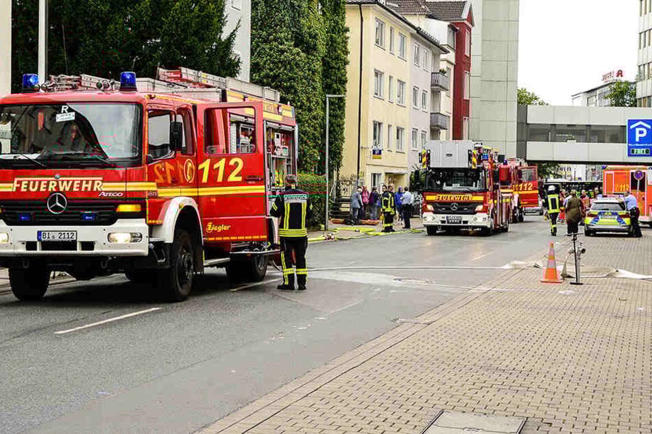 Die Feuerwehr Bielefeld rückte mit einem Großaufgebot an.