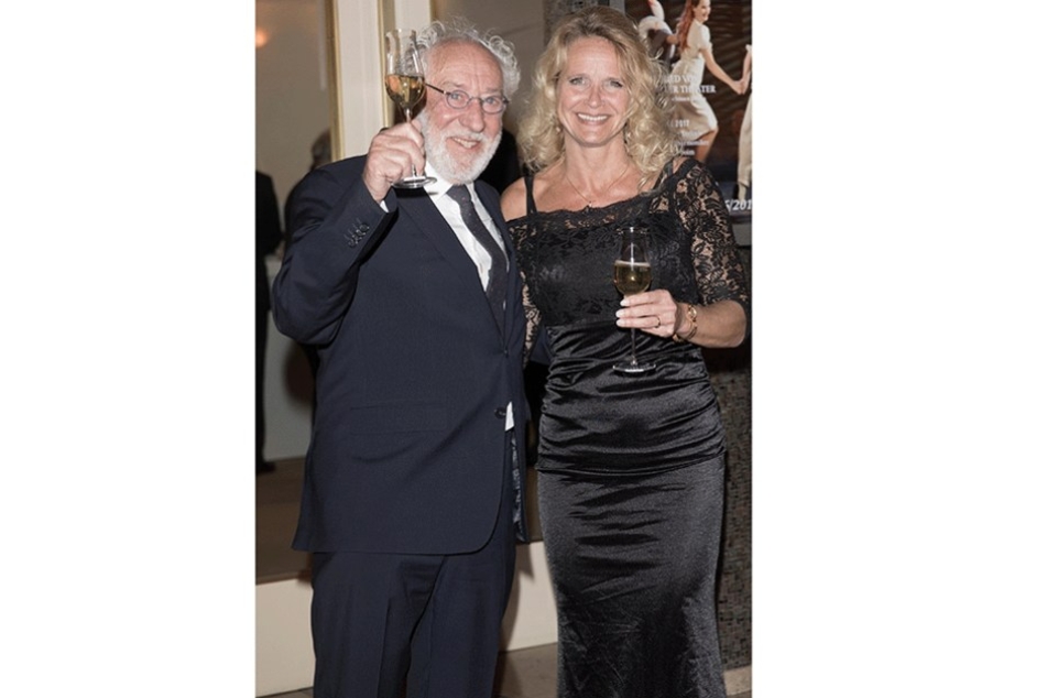 Mal sehen, ob TV-Star Dieter Hallervorden (81) auch seine charmante Lebensgefährtin Christiane Zander (46) zum Ball mitbringt.