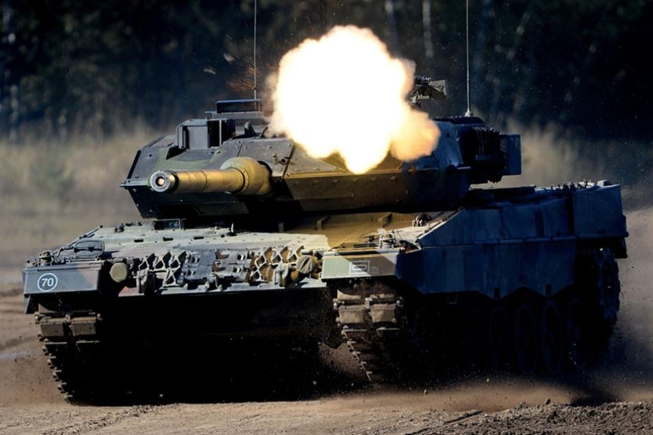 Wer in das Kanonenrohr eines Leopard 2 schaut, überlegt sich zweimal, ob er eine deutsche Patrouille angreift. So wird das Abschreckungspotential des Panzers beschrieben.
