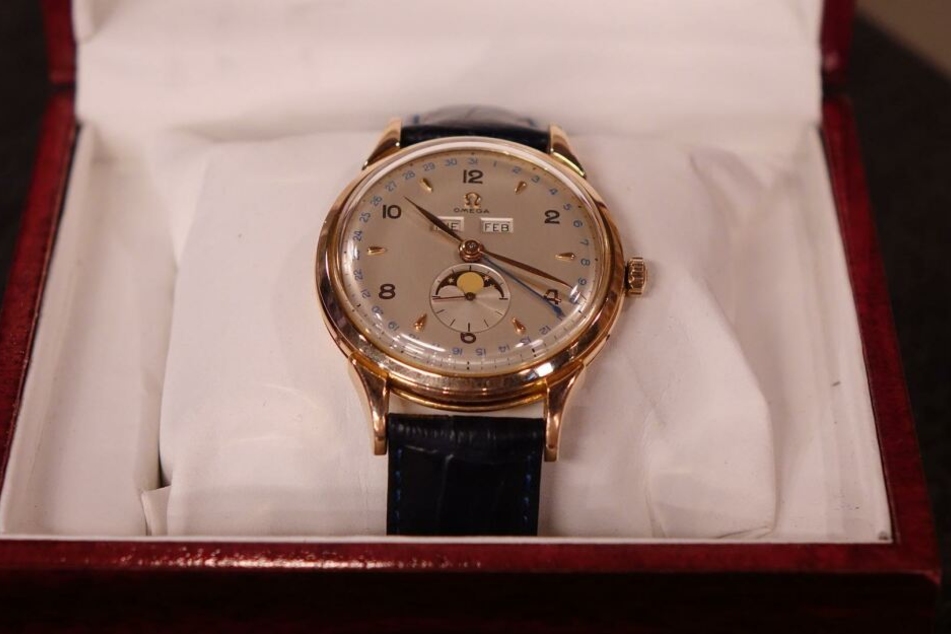 Die Omega-Uhr wurde 1951 gebaut.