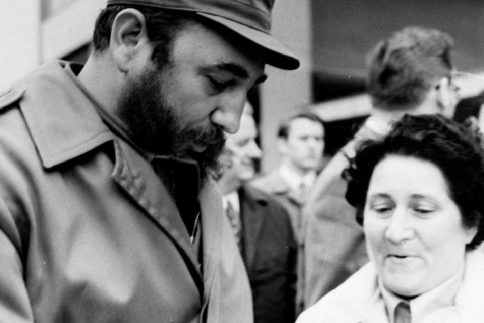 Diese Aufnahme zeigt eine Panne: Die Frau hätte gar nicht zu Fidel durch kommen
sollen!