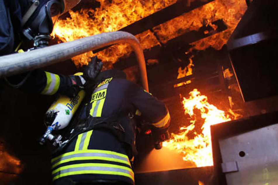Die Feuerwehr konnte den Brand zum Glück schnell löschen. (Symbolbild)