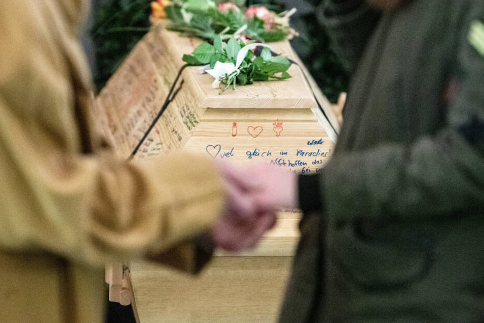 Abschied nehmen: Die zwei Jugendlichen wurden viel zu früh aus dem Leben gerissen.
