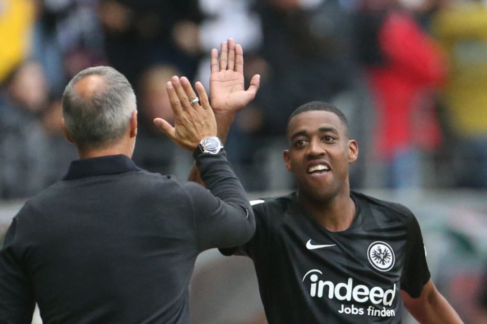 "Schlag ein Adi": Gelson Fernandes (Re.) wird Eintracht Frankfurt im besten Fall bis zum Jahr 2020 erhalten bleiben.