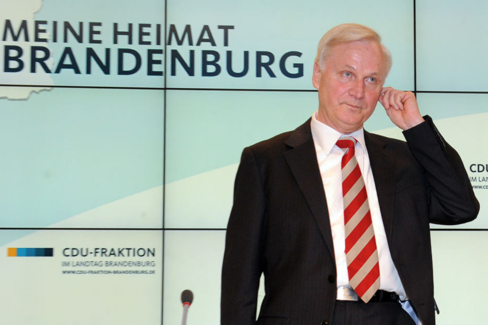 Der Bundesvorsitzende der Union der Opferverbände Kommunistischer
Gewaltherrschaft, Dieter Dombrowski (65), kritisiert die Lenin-Pläne.