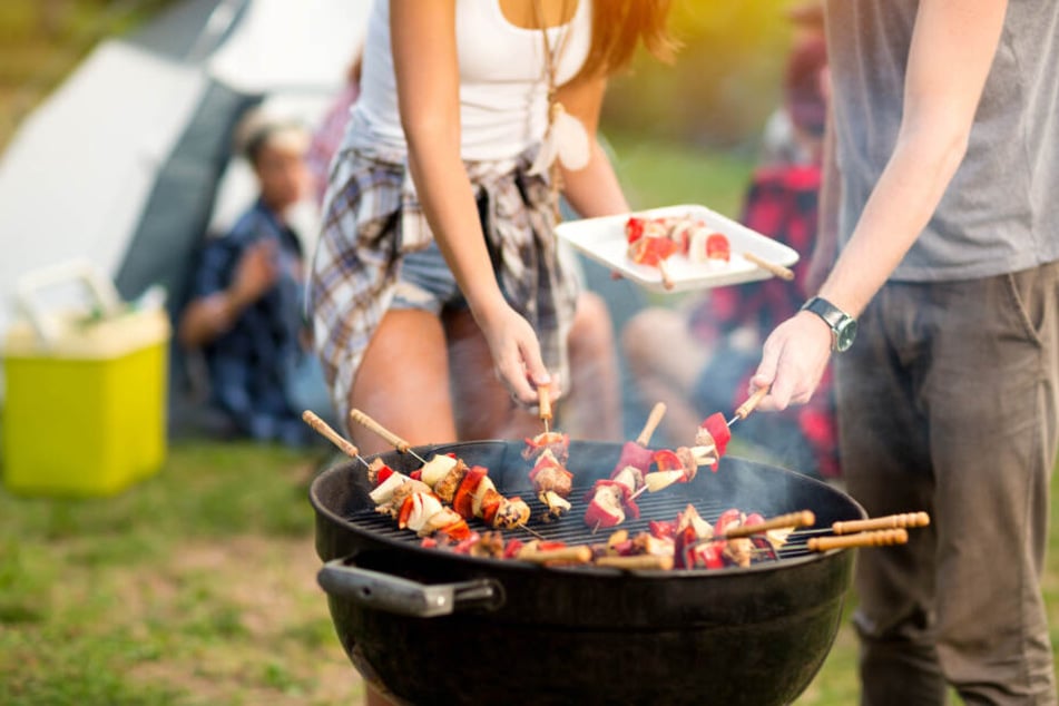 In Chemnitz ist das Grillen auf neun öffentlichen Flächen erlaubt. (Symbolbild)
