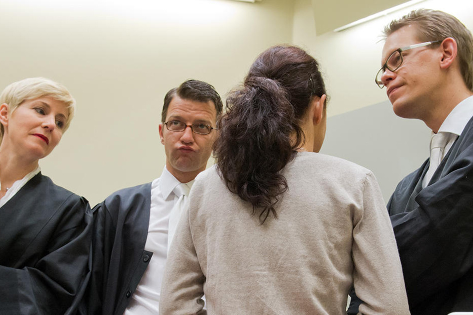 Eine Fortsetzung ihrer Tätigkeit sei für die Anwälte "auch in persönlicher Hinsicht nicht mehr zumutbar".