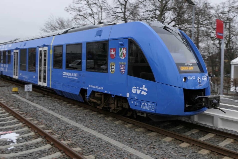 Am Freitag ist der weltweit erste Wasserstoffzug bei einer Testfahrt von Leipzig nach Grimma gefahren.