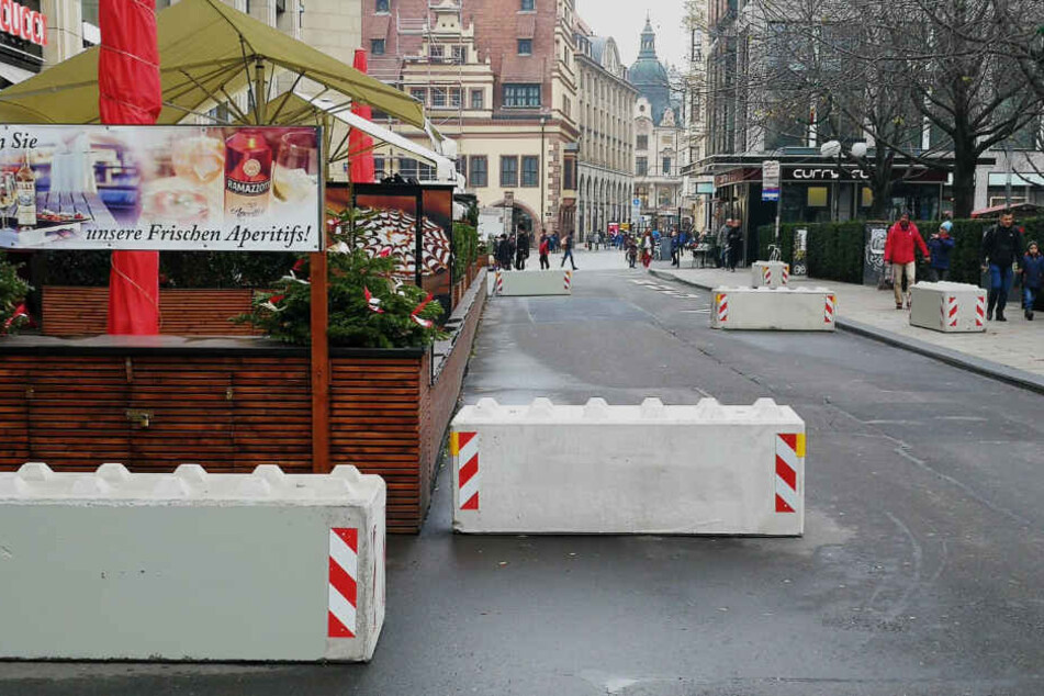 Die Behörden sind auf terroristische Gefahren vorbereitet, heißt es am Donnerstag. Vorkehrungen werden unter anderem durch das Aufstellen von Betonsperren getroffen.
