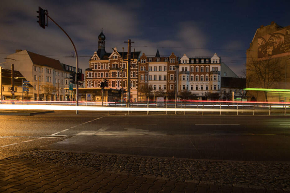 Wegen einem Stromausfall brennt kein elektrisches Licht in der Altstadt von Berlin-Köpenick.