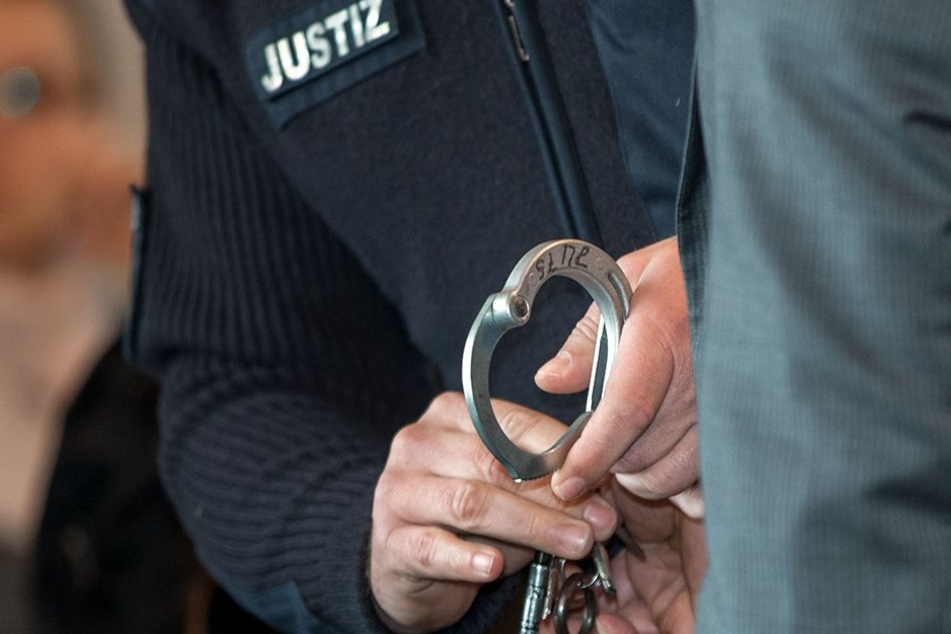 Ein 32-Jähriger wurde gefasst, nachdem er einen Mann mit einem Messer attackiert hat.