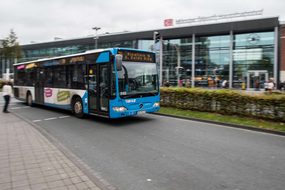 Der Busfahrer fuhr mit 2,5 Promille durch Nürnberg. (Symbolbild)