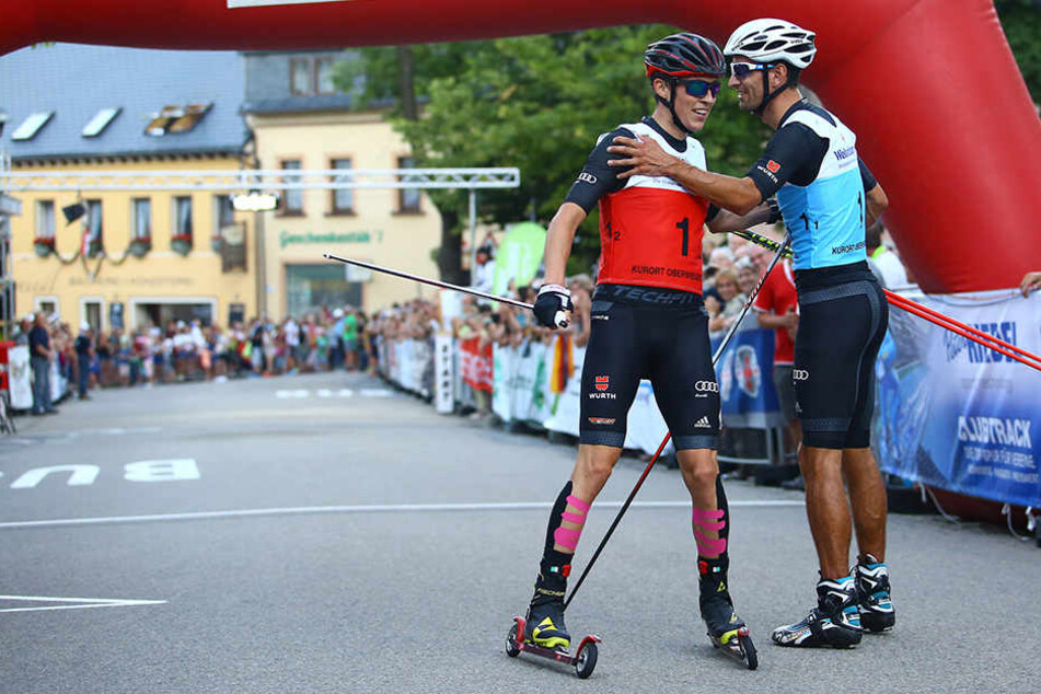 Die Fans hoffen auf eine Wiederholung: Im Vorjahr gewannen Eric Frenzel (l.) und Björn Kircheisen den Teamsprint in Oberwiesenthal.