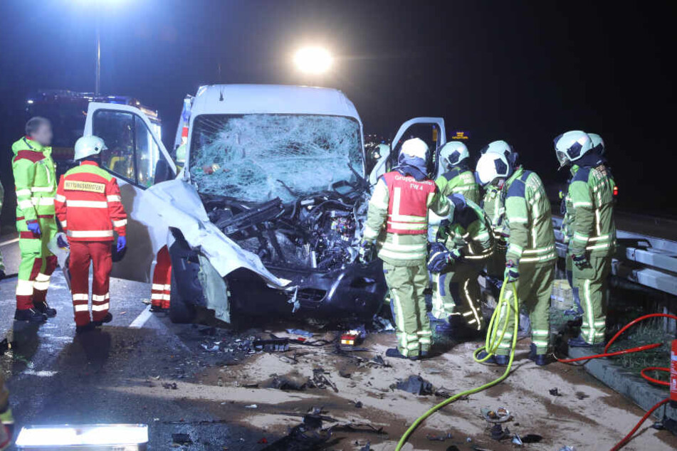 Der Transporter wurde stark beschädigt.