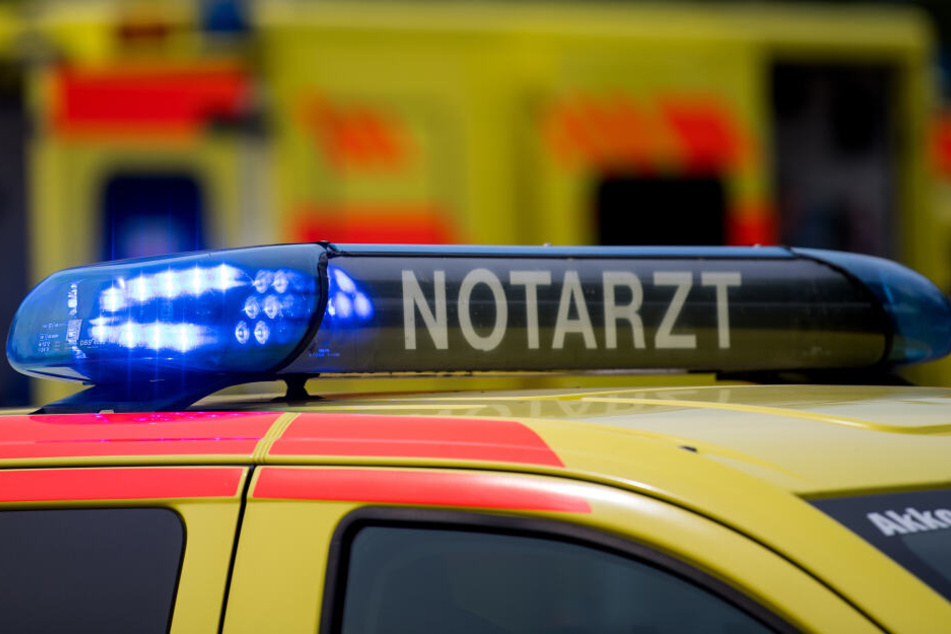 Der Notarzt konnte den Mann nicht mehr retten, er verstarb noch auf der Straße. (Symbolbild)