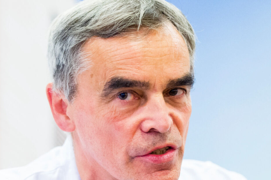 Karl-Heinz Kuck ist ehemaliger Chefarzt der Kardiologie an der Asklepios-Klinik St. Georg.