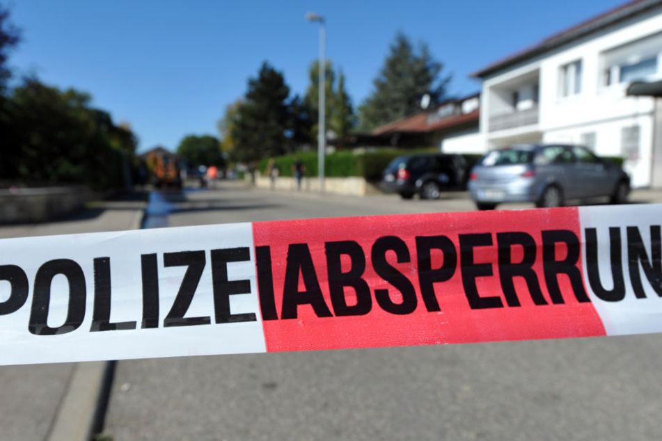 Der Mann holte eine Waffe aus seiner Wohnung und schoss auf das Ehepaar. (Symbolbild)