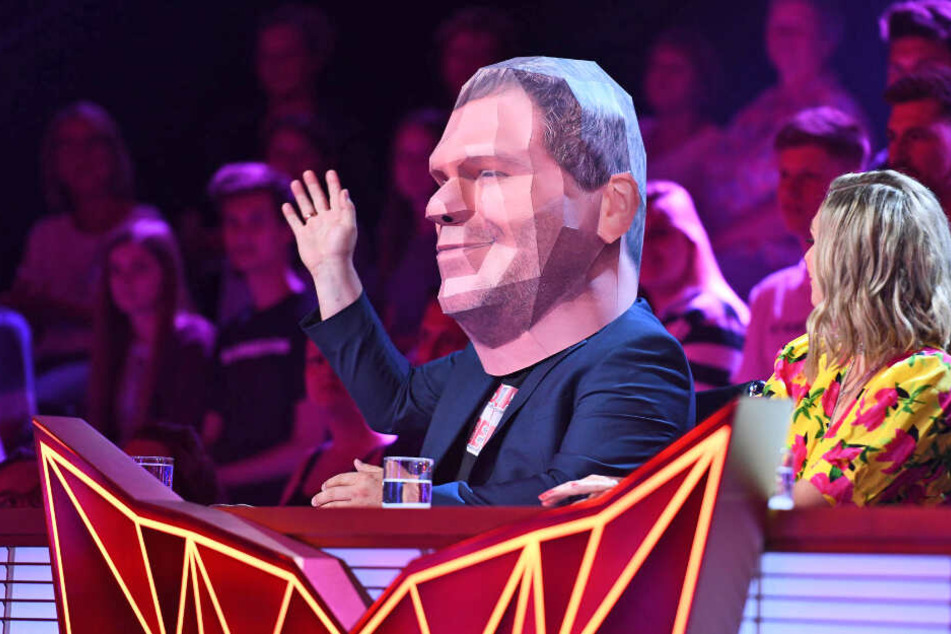 Neben den Promi-Sängern gibt es auch wöchtlich einen neuen geheimen Gastjuror.